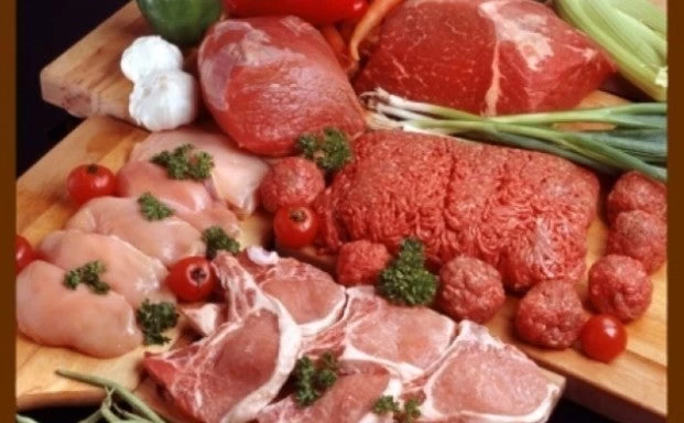 Τι δείχνει το χρώμα στο κρέας και τα πουλερικά – Πότε είναι υγιεινό και πότε επικίνδυνο